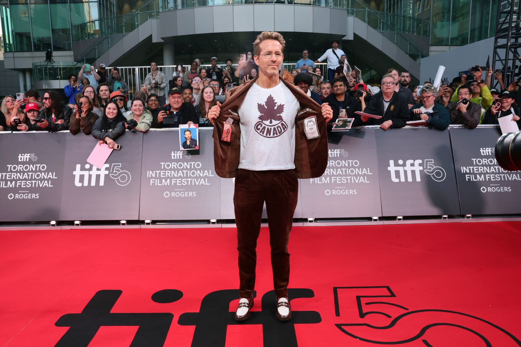 en-tiff-red-carpet ryan reynolds.JPG